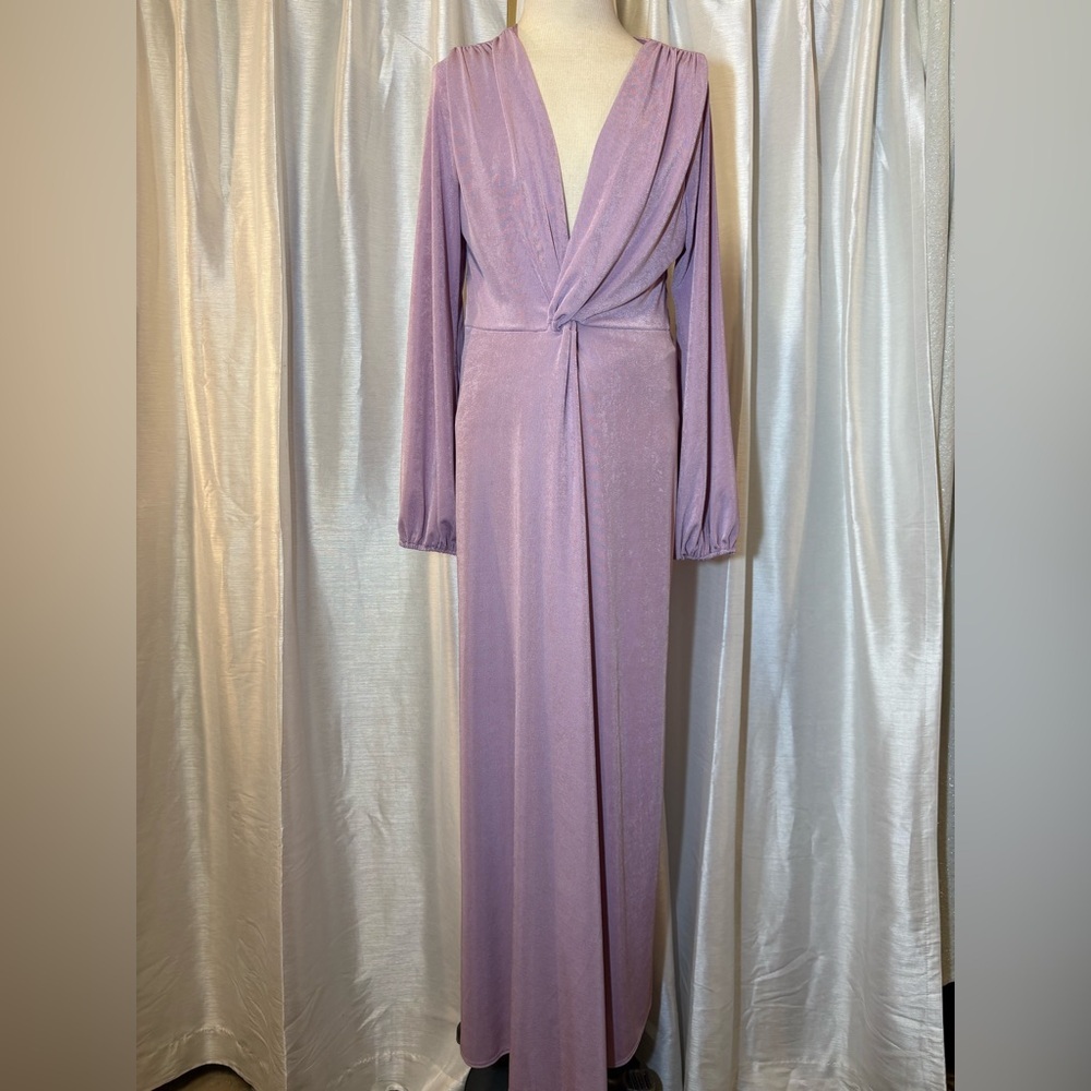 Elegant Lilac Long-Sleeve Draped Evening Dress - Picture 12 of 16